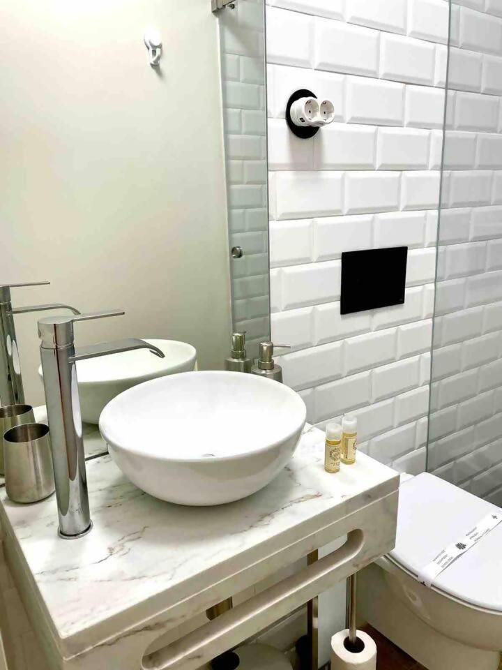 Chiado Brand New Amazing In Lisbon Apartment Bagian luar foto